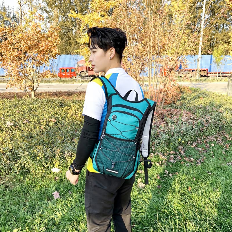 Hydration Backpack Hiking Backpack with 2L Water Bladder Hydration Backpack Hiking Backpack with 2L Water Bladder